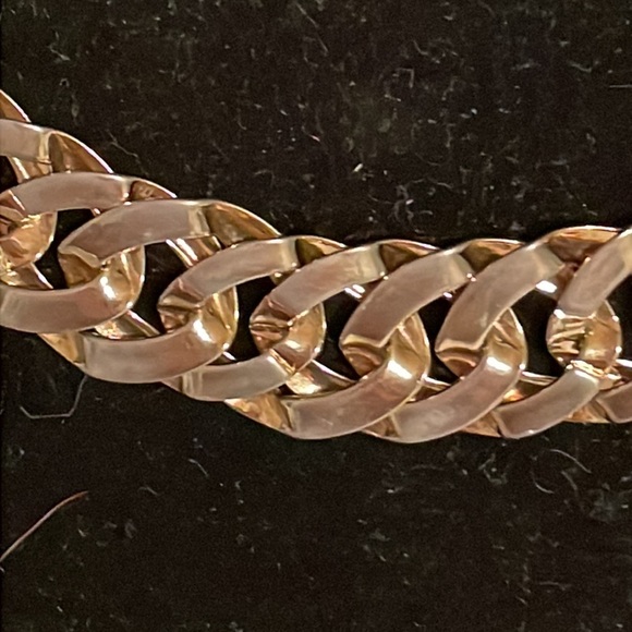 18” gold tone Curb chain Miami chain necklace with fold over clasp - Picture 4 of 13